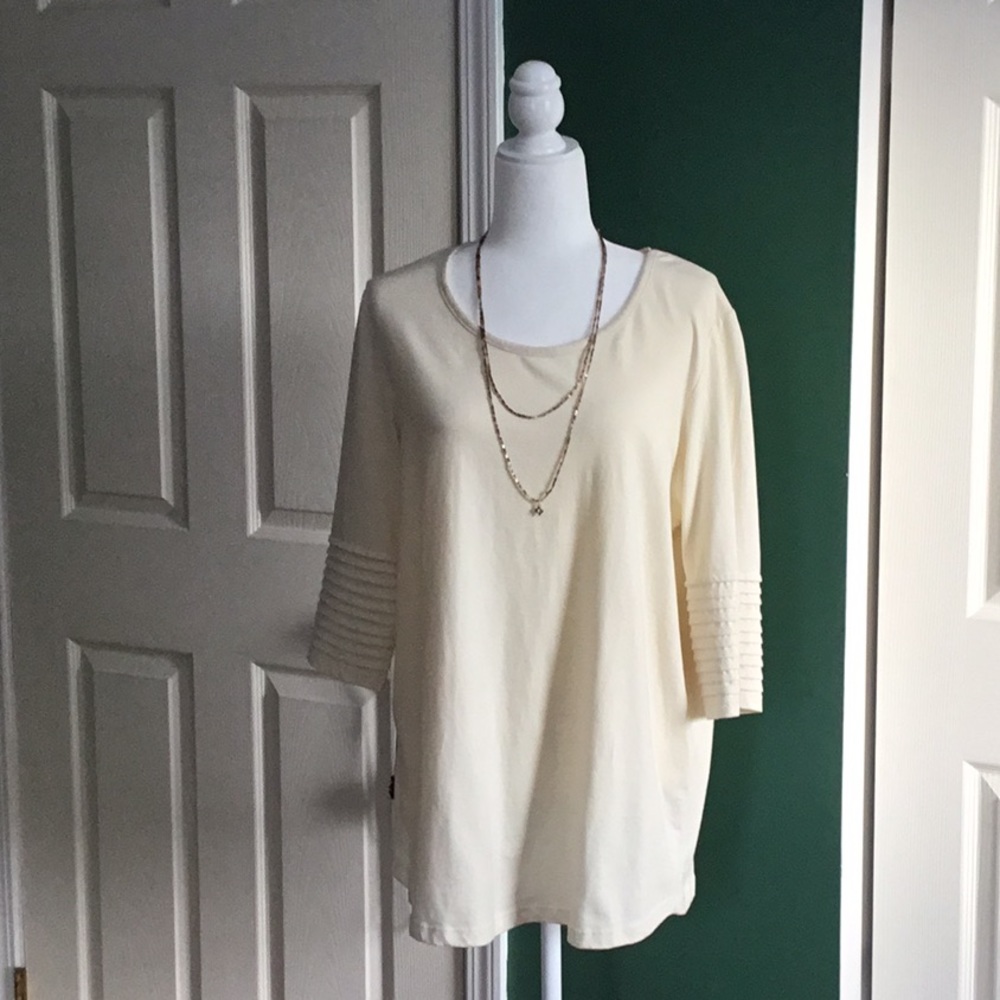 Cream knit tunic with pleated sleeves cotton and poly